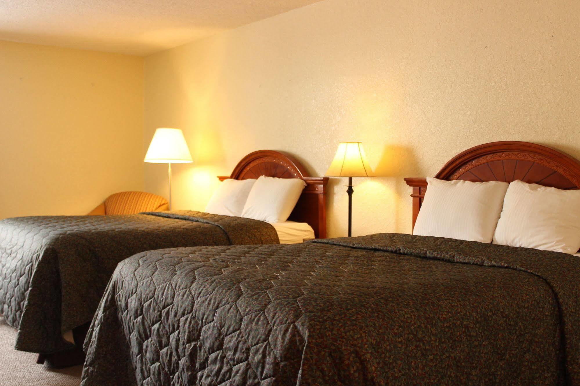 Shawano Four Seasons Resort Экстерьер фото