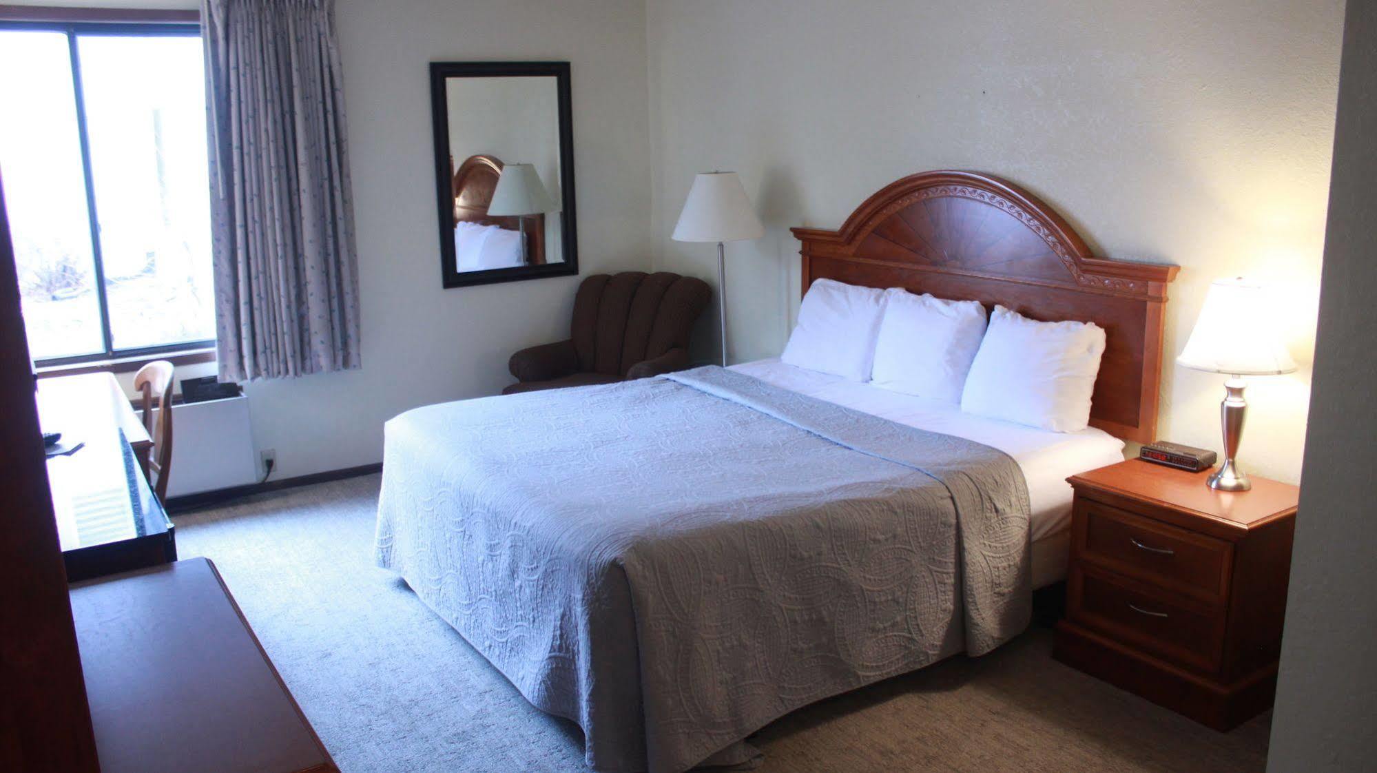 Shawano Four Seasons Resort Экстерьер фото