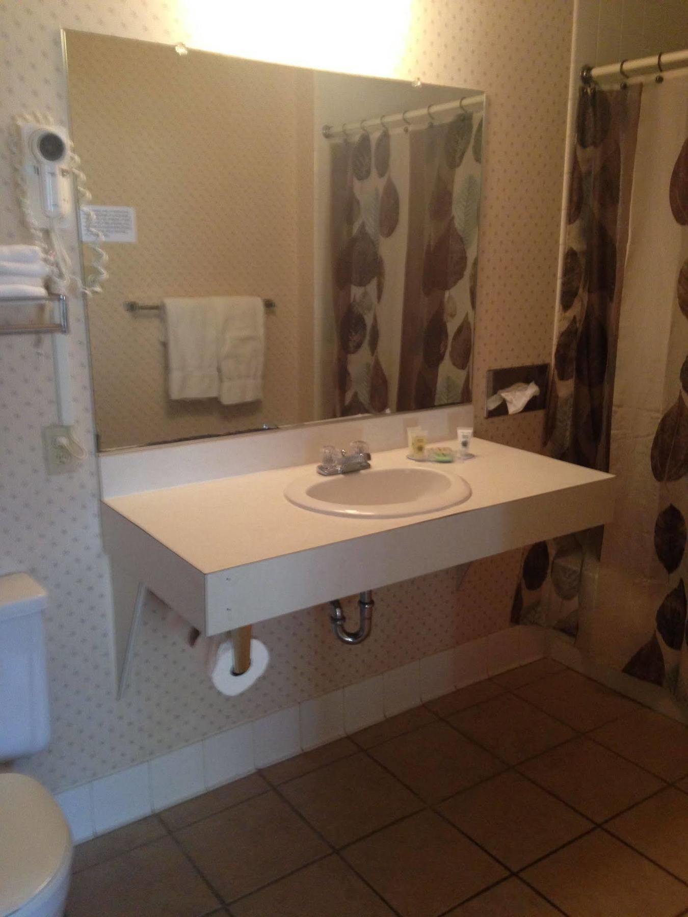 Shawano Four Seasons Resort Экстерьер фото