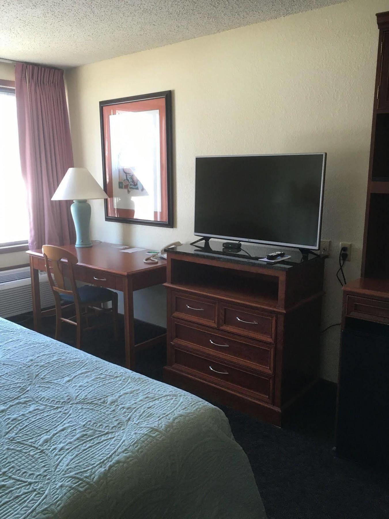 Shawano Four Seasons Resort Экстерьер фото