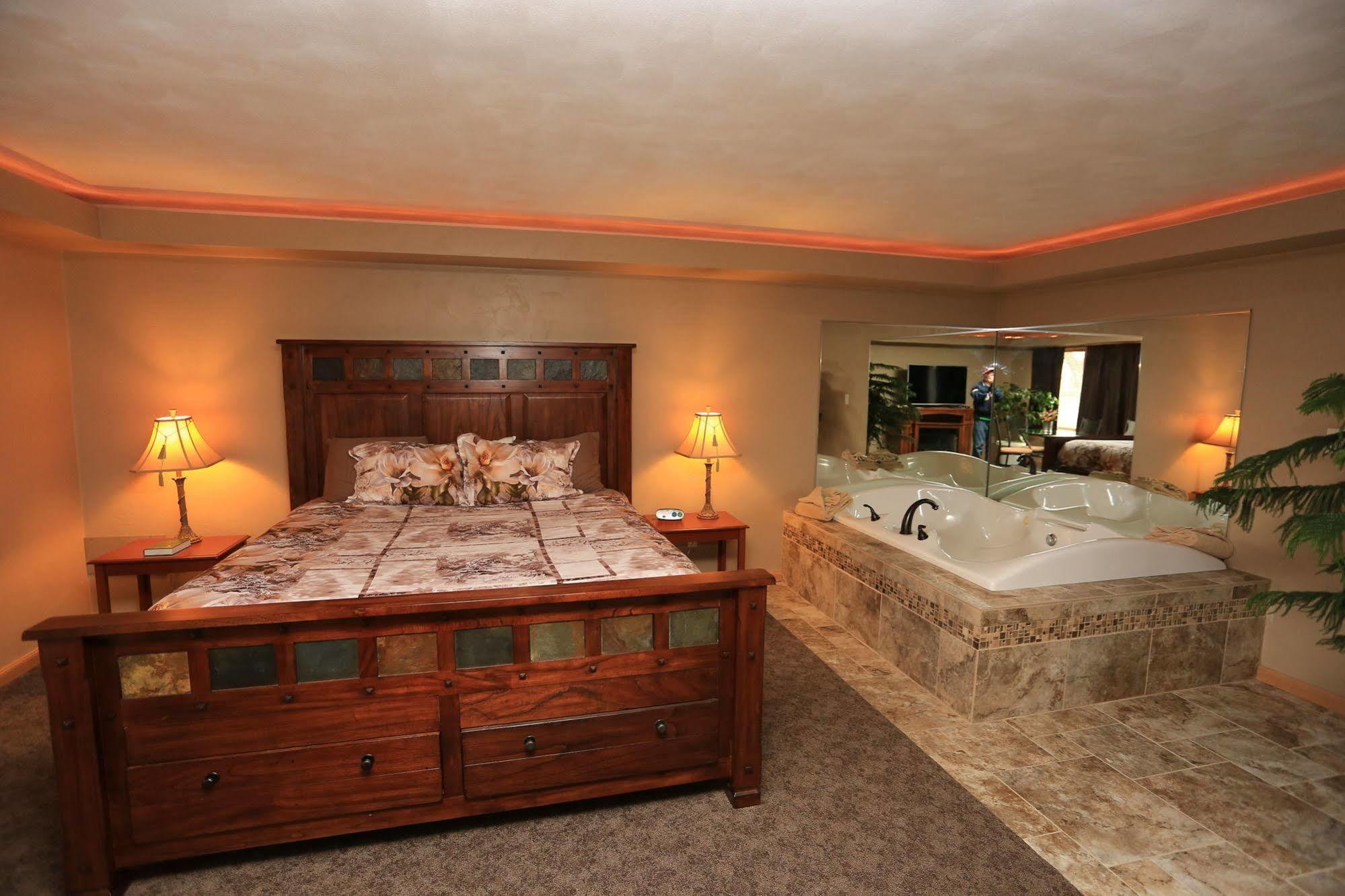 Shawano Four Seasons Resort Экстерьер фото