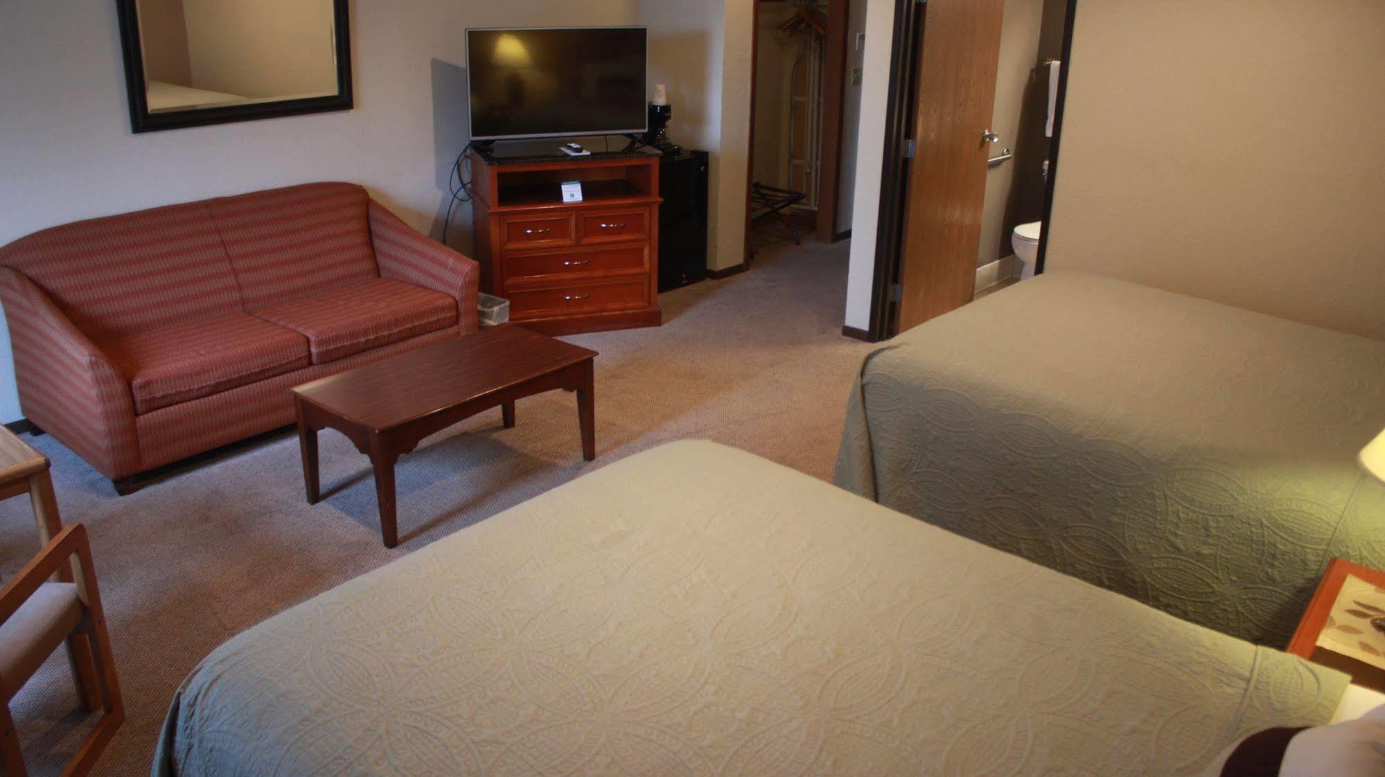 Shawano Four Seasons Resort Экстерьер фото